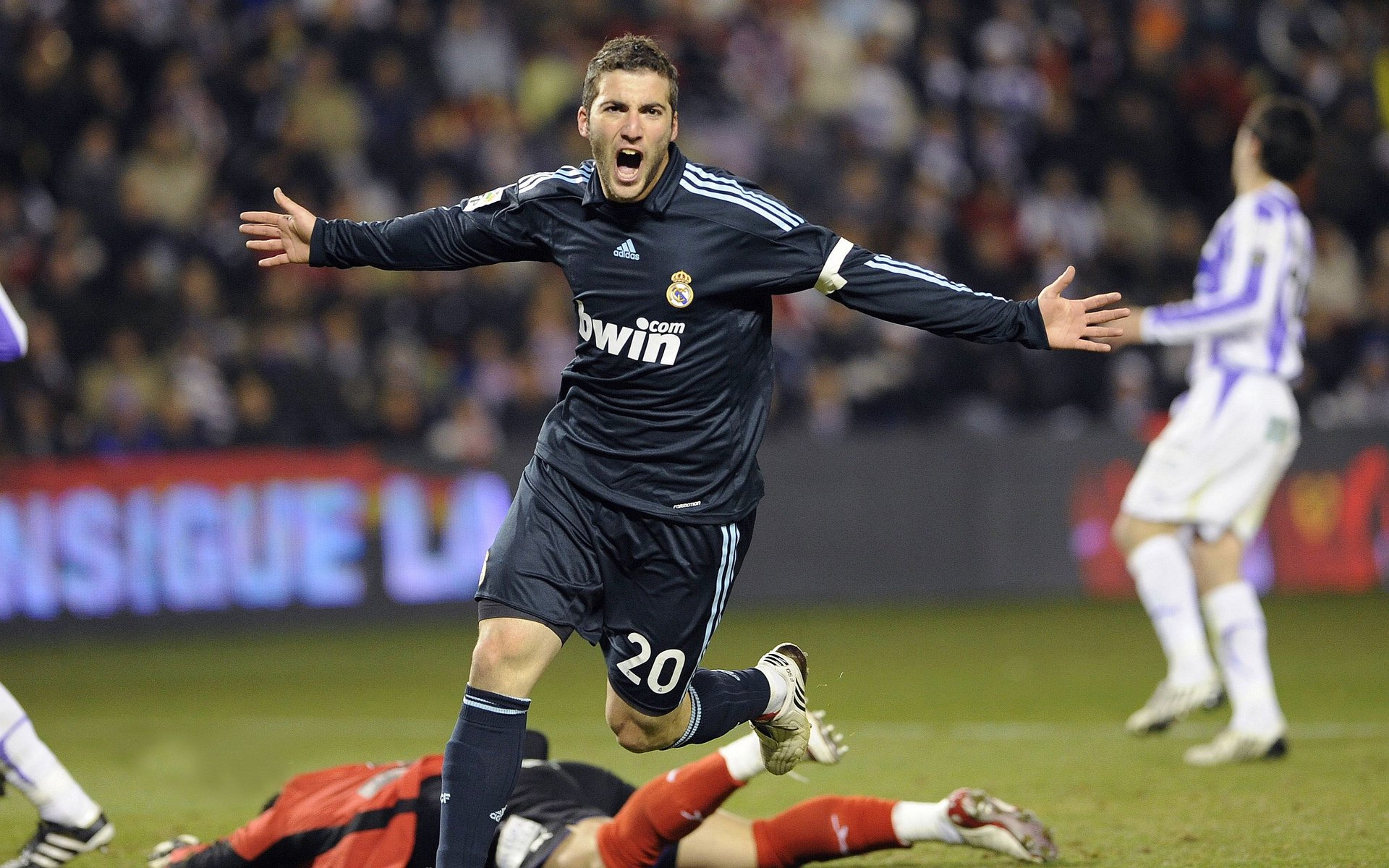 选手直播间人气爆棚成功转型内容博主,主播转型明星